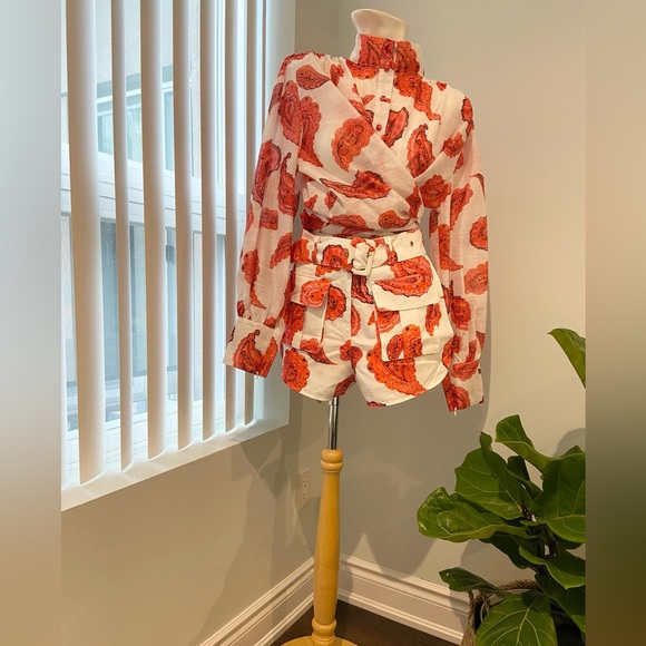 Shorts & Blouse set - Picture 3 of 12